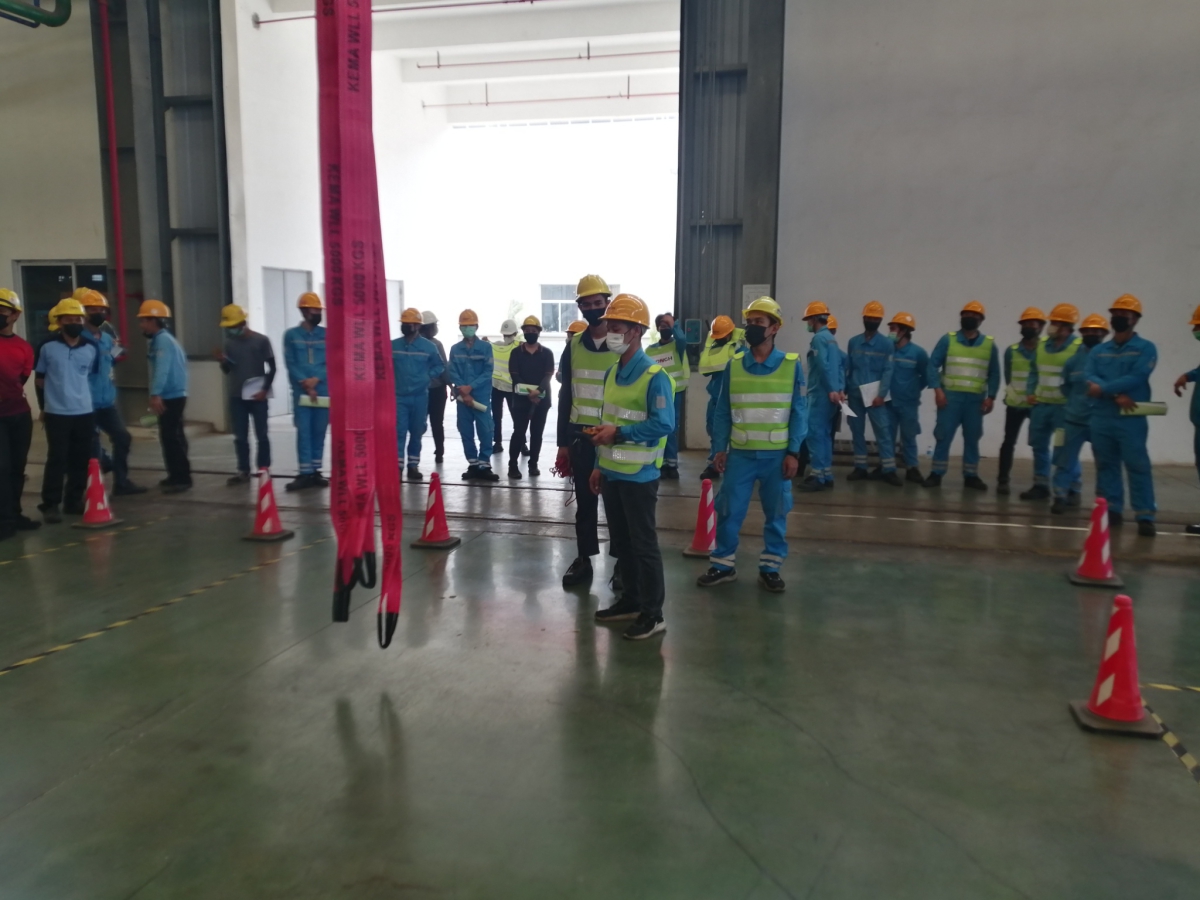 LINE_ALBUM_หลักสูตรปั้นจั่นเหนือนศีรษะ (Overhead Crane)_250828_15.jpg - หลักสูตรปั้นจั่นเหนือนศีรษะ (Overhead Crane)